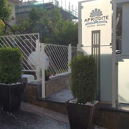 Afrodite Suites Deluxe アグローポリ エクステリア 写真