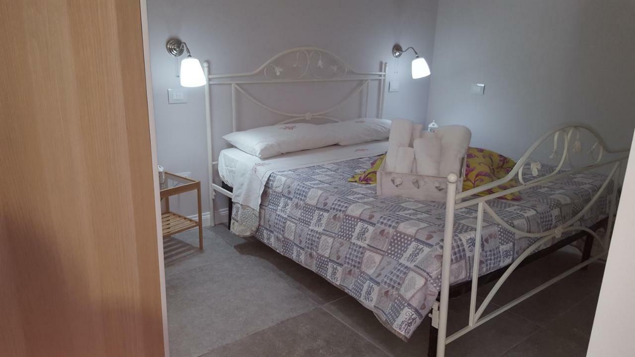 Afrodite Suites Deluxe アグローポリ エクステリア 写真