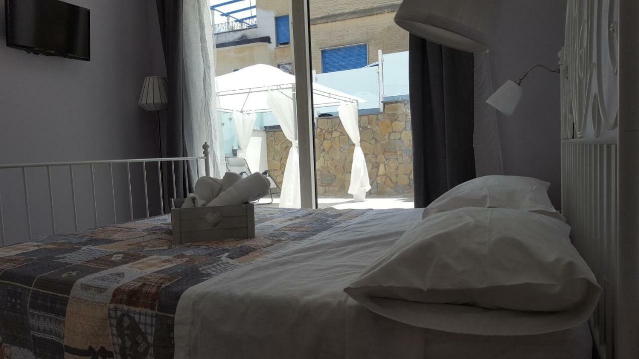 Afrodite Suites Deluxe アグローポリ エクステリア 写真