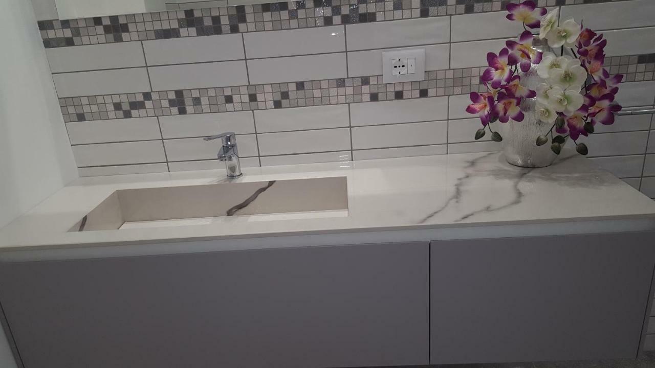 Afrodite Suites Deluxe アグローポリ エクステリア 写真